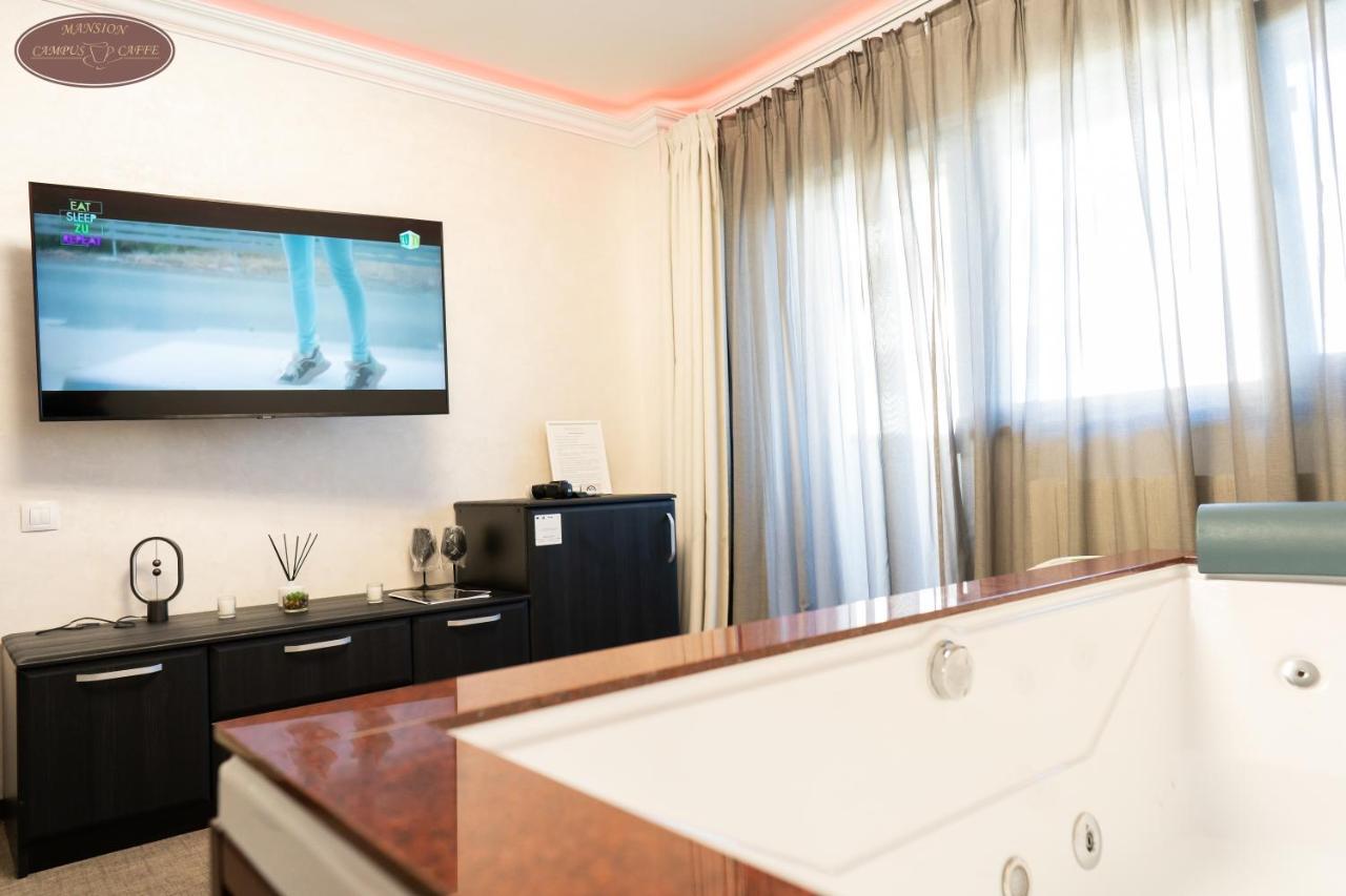 Campus Caffe Mansion Otel Buzău Dış mekan fotoğraf