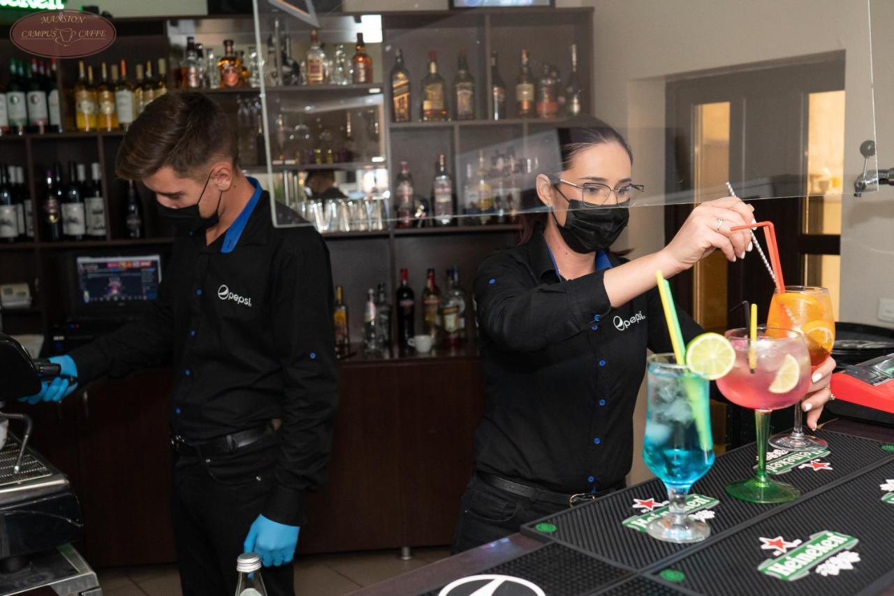 Campus Caffe Mansion Otel Buzău Dış mekan fotoğraf