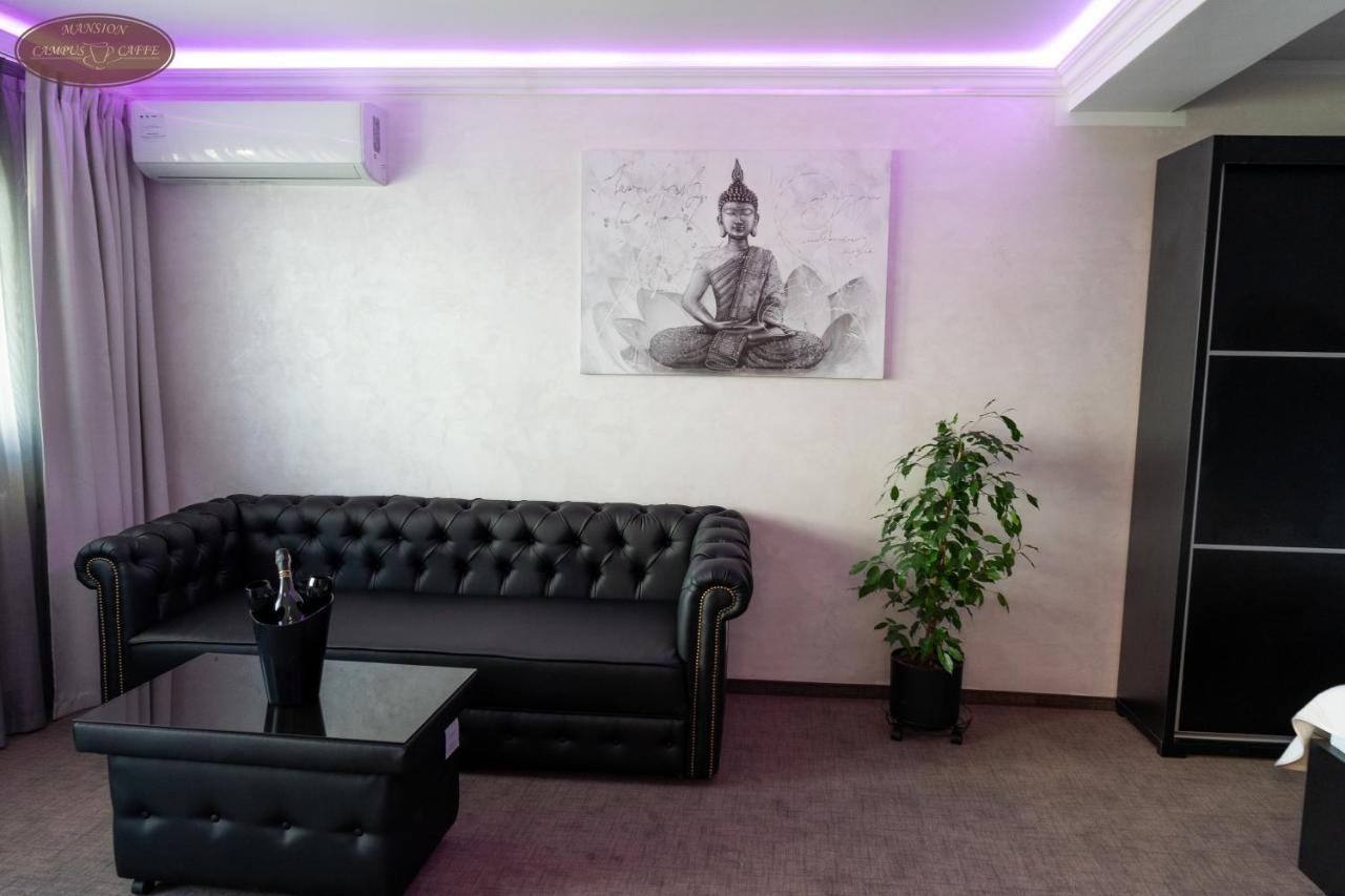 Campus Caffe Mansion Otel Buzău Dış mekan fotoğraf