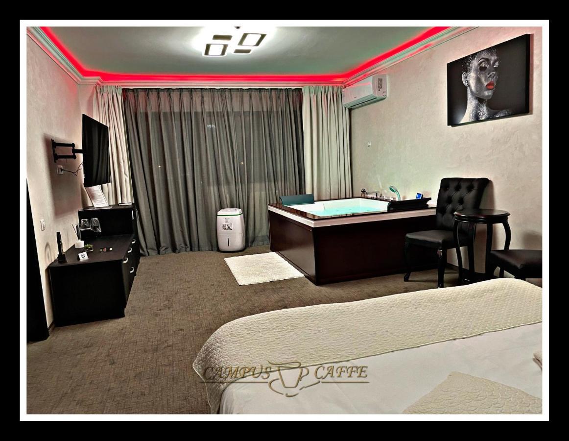 Campus Caffe Mansion Otel Buzău Dış mekan fotoğraf